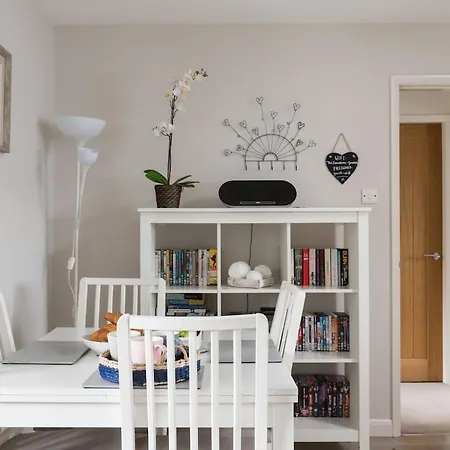 Stunningly Spacious Farm House And Annexe With 7 Beds-3
